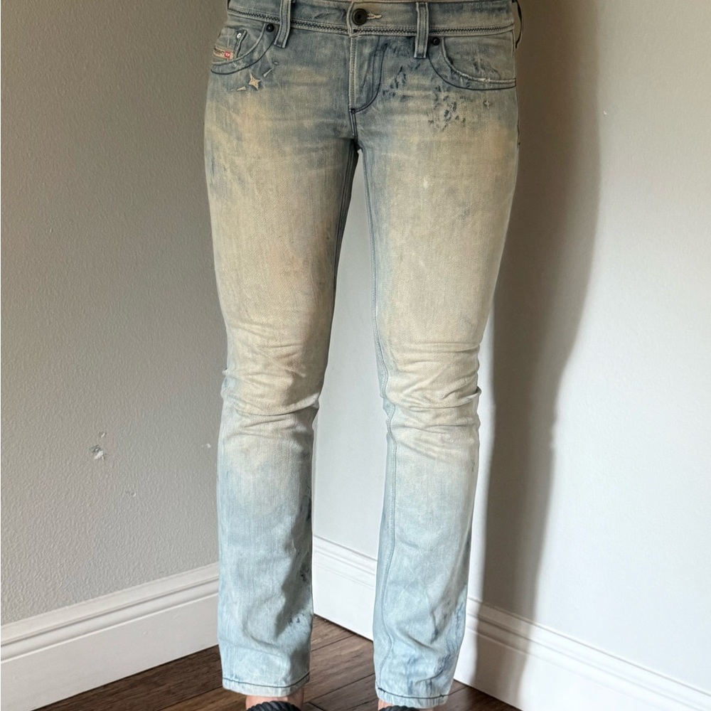 Diesel women’s Light Blue Slim Straight Jeans